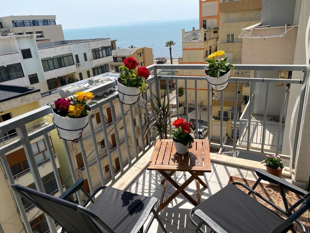 Gold Key Apartments, Durres Beach Exteriör bild