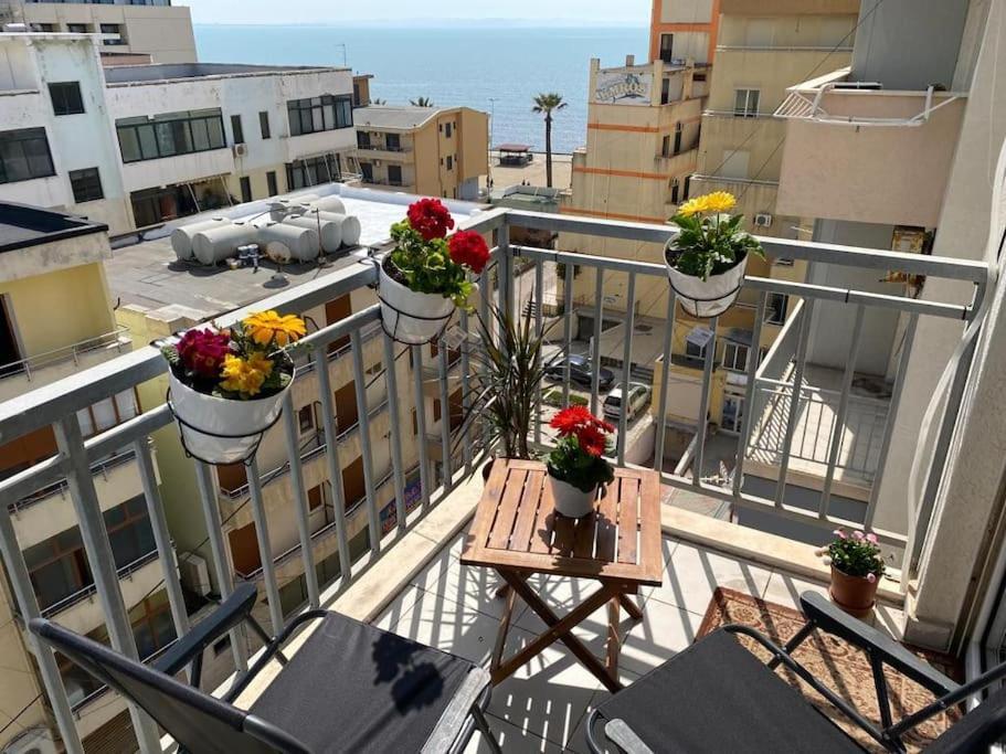 Gold Key Apartments, Durres Beach Exteriör bild