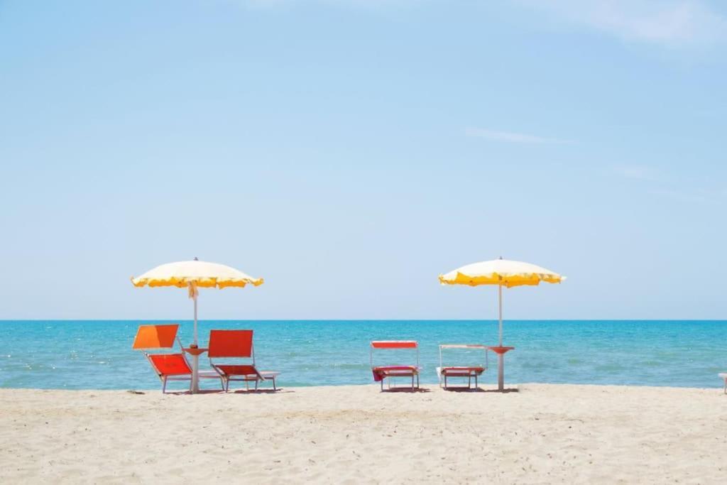Gold Key Apartments, Durres Beach Exteriör bild